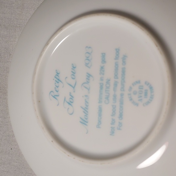 Vintage 1993 Avon Mother's Day Plate - Picture 4 of 5
